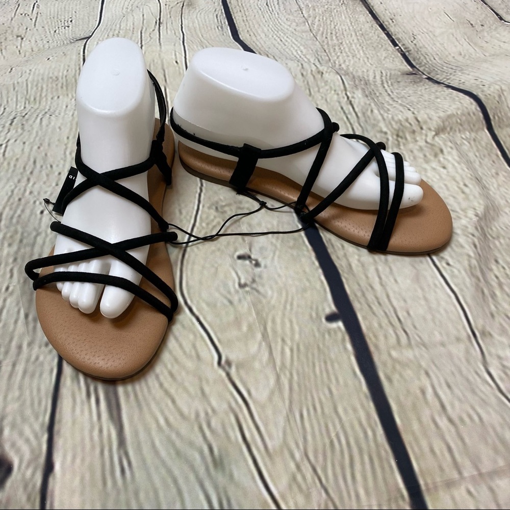 Torrid NWT Black Gladiator Sandals 8 Wide - Picture 1 of 7
